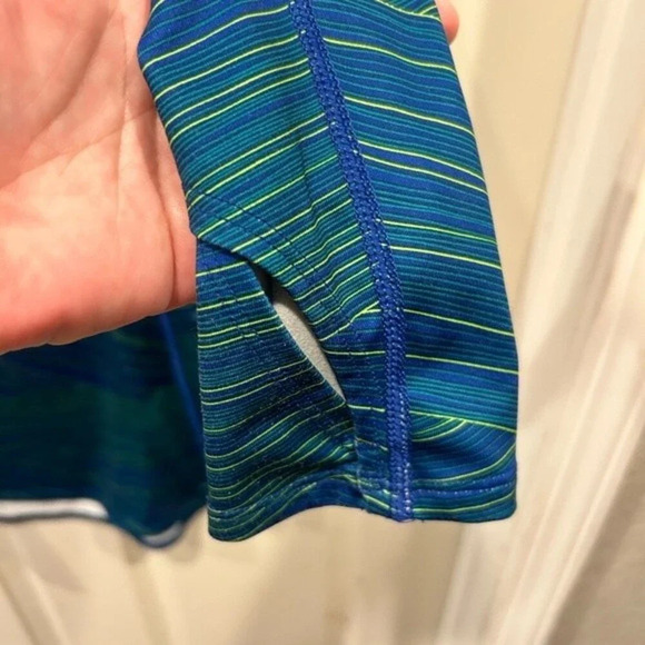 Women’s Under Armour Fitted Coldgear 1/2 zip Long‎ Sleeve pullover jacket Medium - Picture 5 of 8